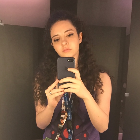 Meet your Posher, Valerie - Picture 1 of 1